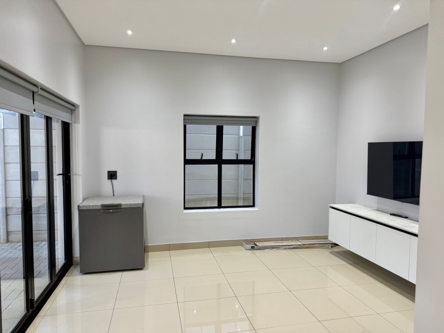 5 Bedroom Property for Sale in Tafelzicht Western Cape